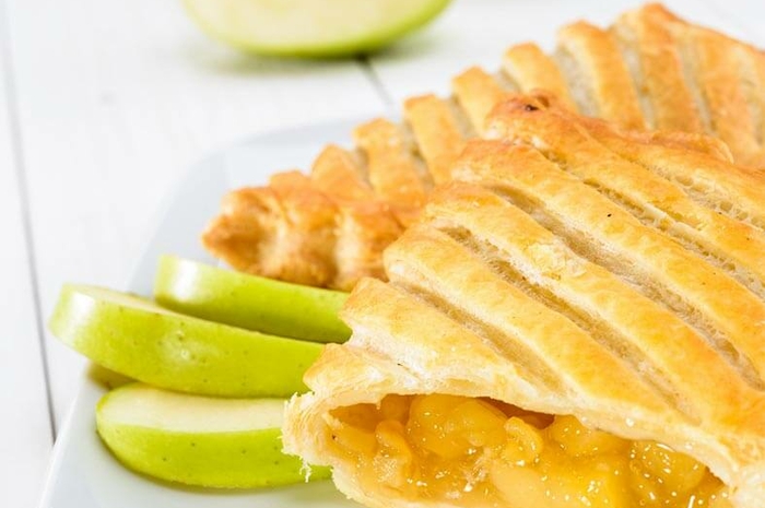 Tarta jabłkowo - żurawinowa z syropem winnym