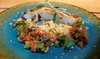 Filet z kurczaka w marynacie Teriyaki Kikkoman i TABASCO® Pepper Sauce na sposób Orleański podany z sałatką warzywną i kaszą kus- kus